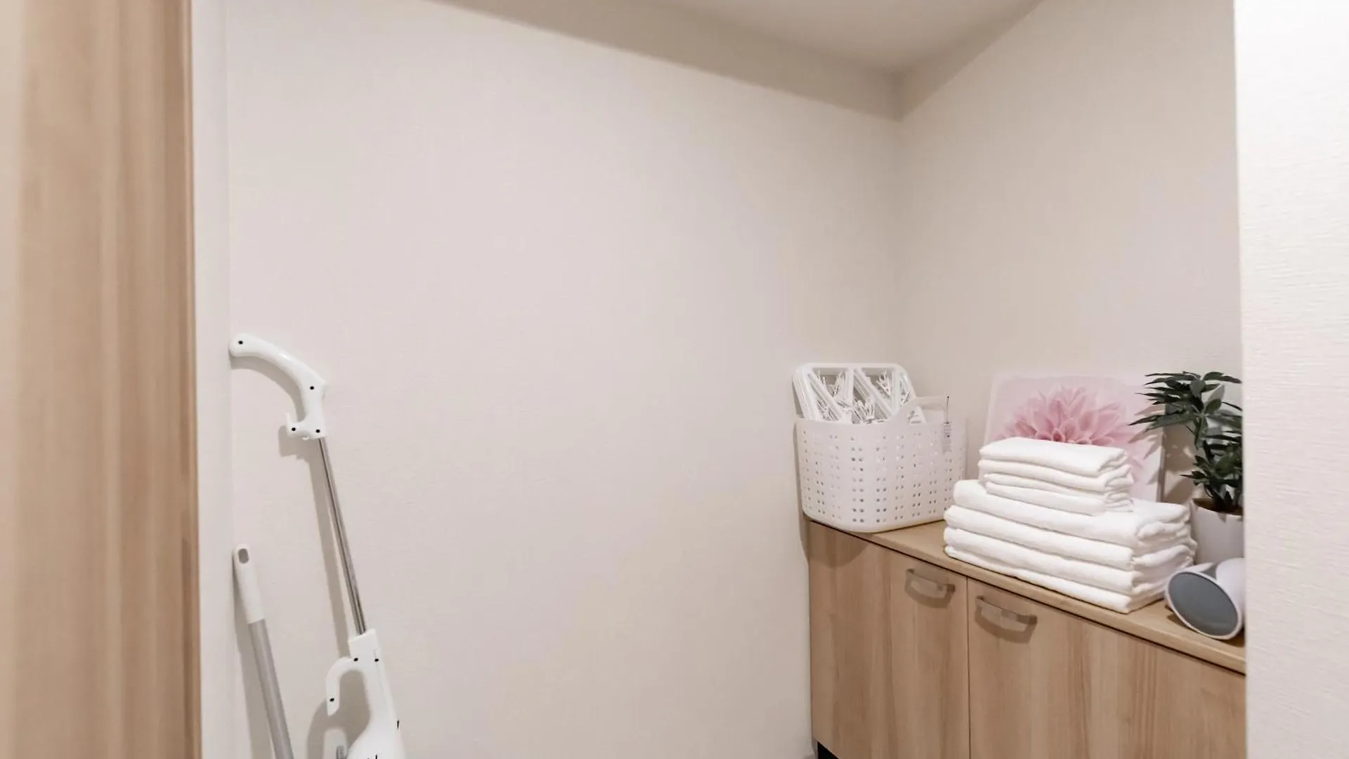 H2H Shinsaibashi Apartment Osaka 0*,